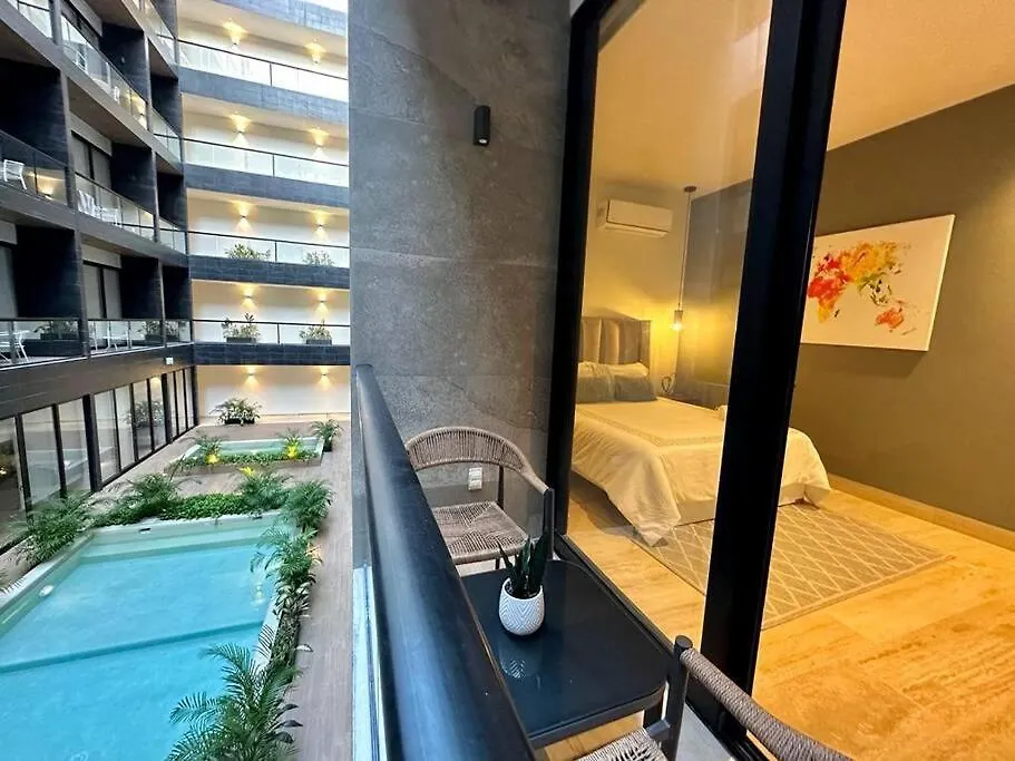 Pool View Condo / Rooftop Pool, Jacuzzi, Gym & Bar Playa del Carmen 0*,  Meksyk